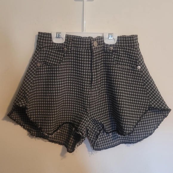 Akira Wide Leg Shorts, Medium - Picture 4 of 4